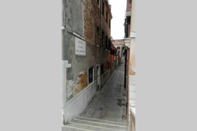 Calle Dei Ormesini Velence Kültér fotó